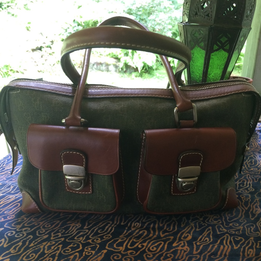 Dooney & Bourke